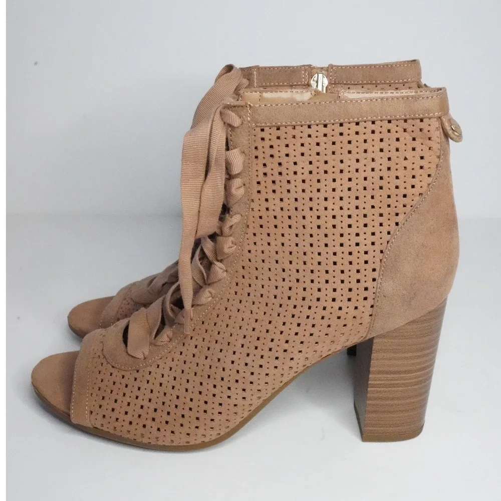 Circus by Sam Edelman, Ellen Perforated Lace Up Peep Toe Heeled Booties Size 9.5